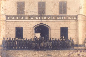 A Escola de Aprendizes e Artífices foi criada em 1909, pelo presidente Nilo Peçanha, com o objetivo de proporcionar oportunidades de trabalho para jovens de classes menos favorecidas.